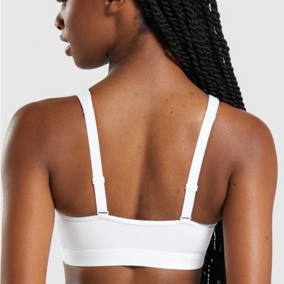 Gymshark- Scoop Neck Sports Bra - Picture 2 of 4